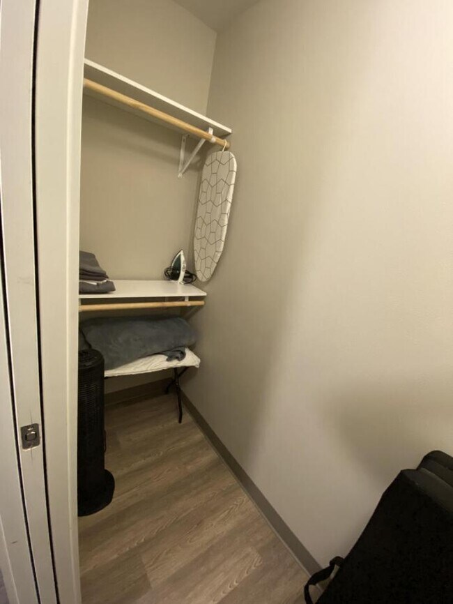 Building Photo - 0 bedroom in Seattle WA 98122