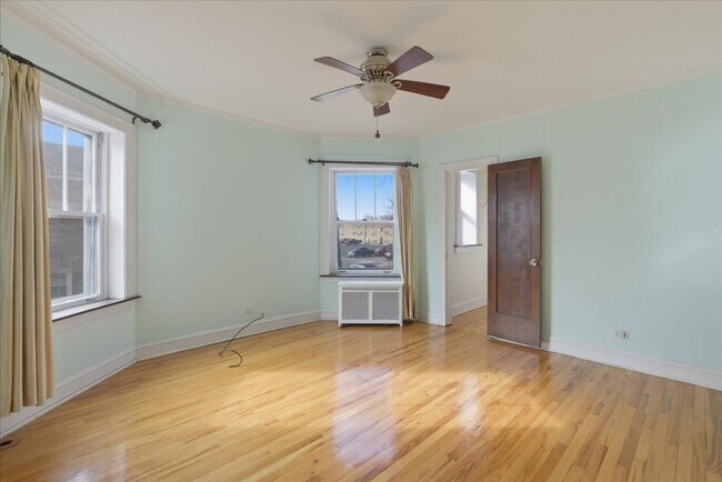 Foto del edificio - 7409 N Claremont Ave