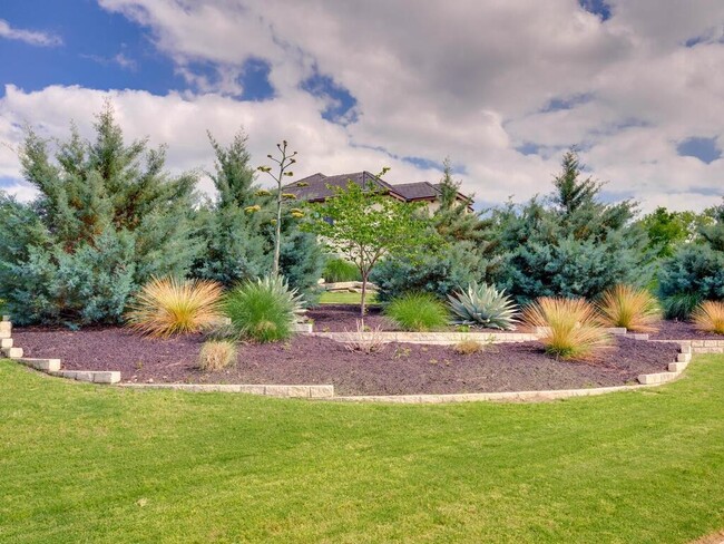 Building Photo - 310 Bella Montagna Cir
