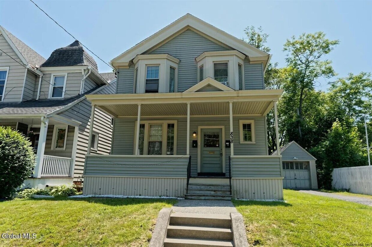 Foto principal - 838 Lancaster St