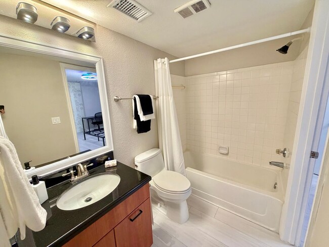 Foto del edificio - 2900 S University Dr