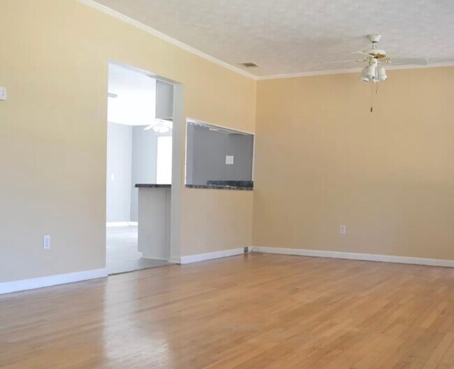 Building Photo - 2669 S Bamby Ln NE