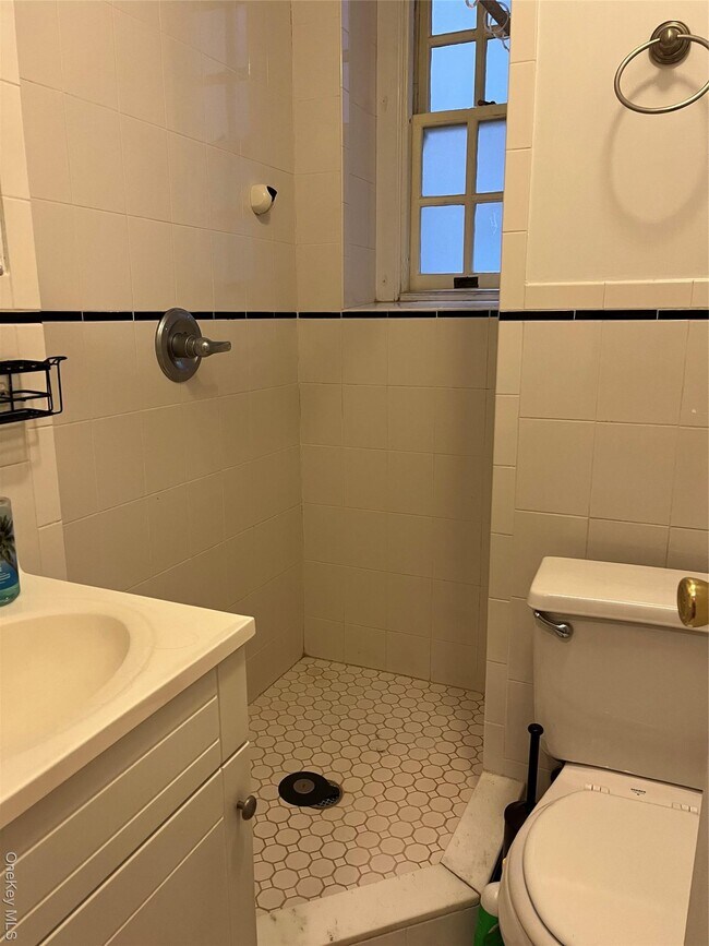 Foto del edificio - 517 E 77th St