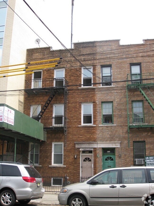 Building Photo - 855 57th St