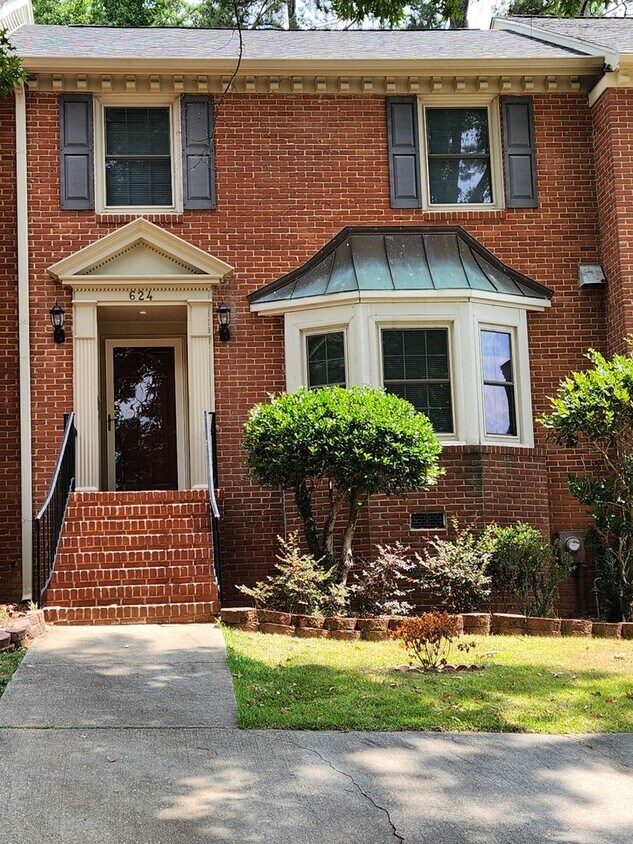 Foto principal - 624 Crown Pointe Dr