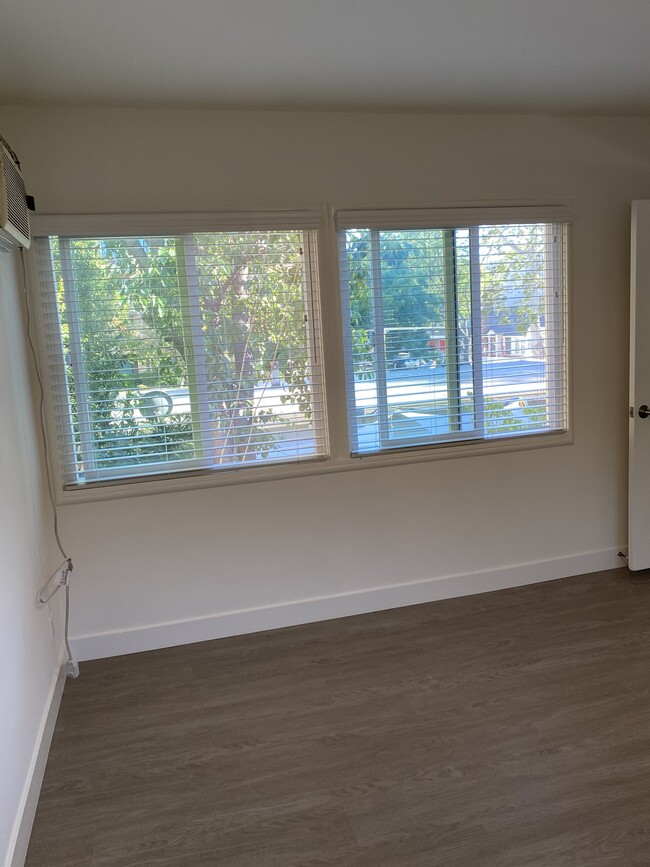 Bedroom - 4406 Vantage Ave