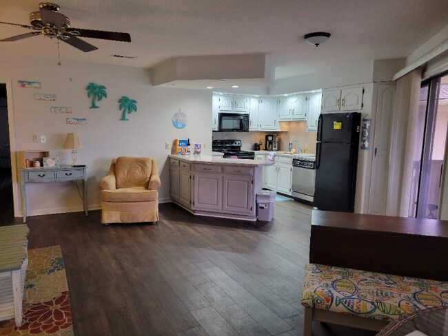 Foto del edificio - 4246 Pinehurst Cir