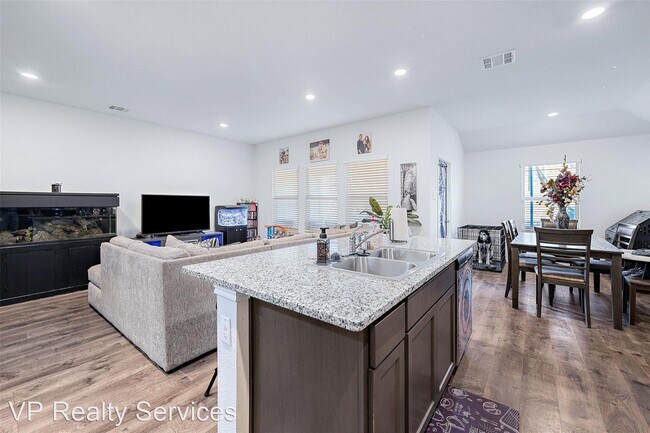 Foto del edificio - 4 br, 2 bath House - 505 Saw Mill Road