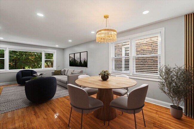 Foto del edificio - 6422 N Seeley Ave