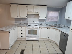 Building Photo - 1057 Hibiscus Rd