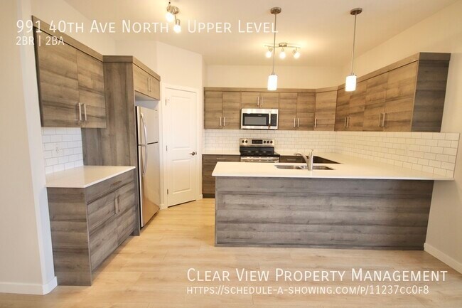 Building Photo - Amazing 2 bedroom upper suite in Legacy No...