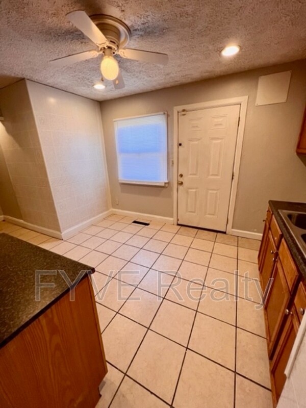 Building Photo - 1227 Brentnell Ave