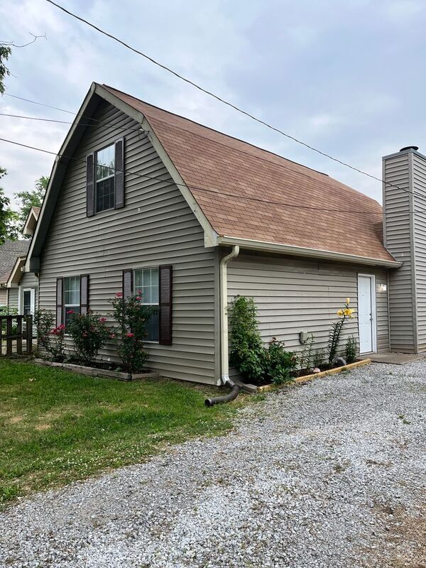 Building Photo - 3206 Lakeford Dr