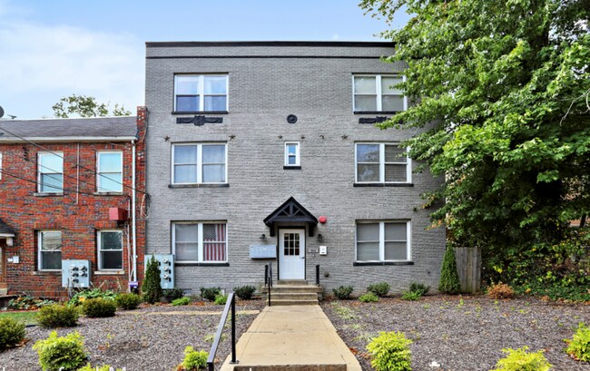 Building Exterior - Front - 709 Irving St NE