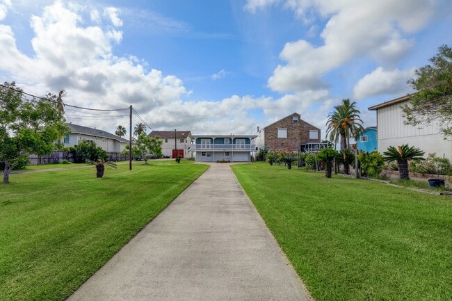 Building Photo - 7814 Channelview Dr