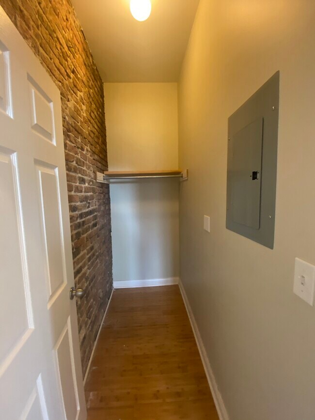 Building Photo - 3741 W Le Moyne St