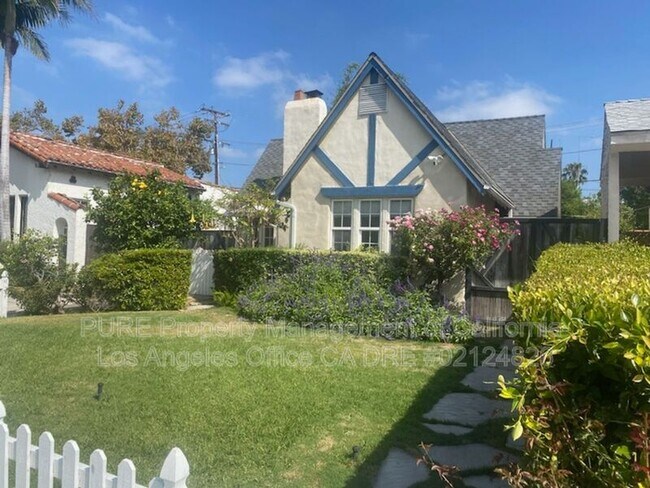 Foto del edificio - 8561 Clifton Way