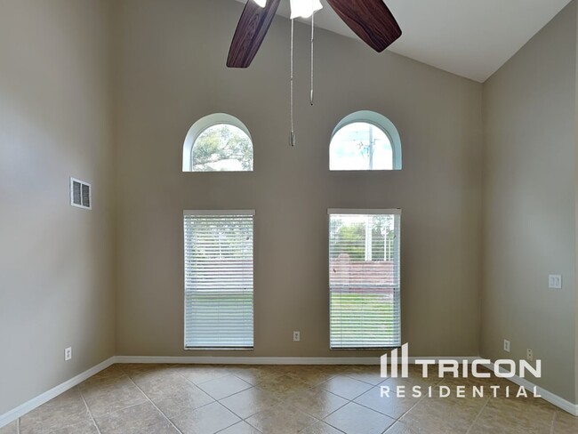 Foto del edificio - 4840 Oak Promenade Ln