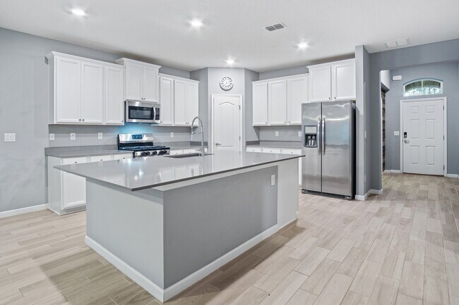Foto del edificio - 4 Bedroom Home with Office in Windward Ran...