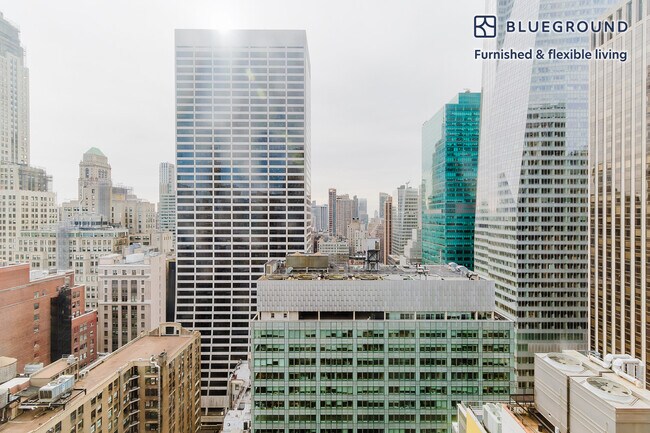 Building Photo - 70 W 45th St