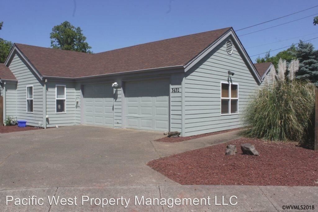 Primary Photo - 4 br, 2 bath House - 3432 Bluff Ave SE