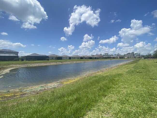 Foto del edificio - 1833 W Isles Rd