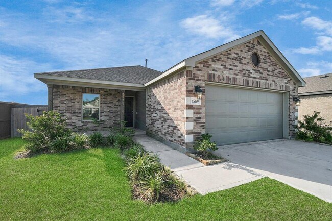 Building Photo - 15159 Willow Tree Ln