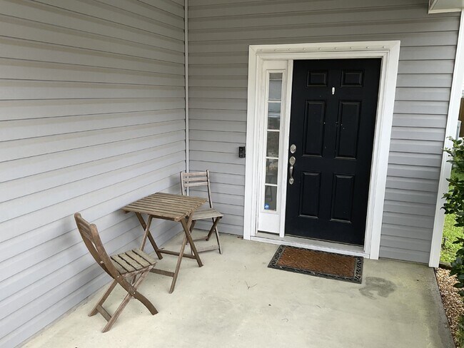 Foto del edificio - Available July 15th!!  Charming 3 Bed, 2.5...