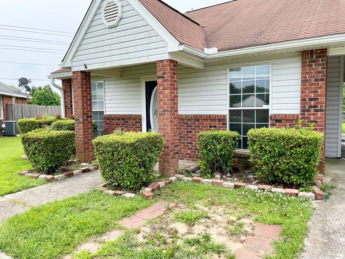 Primary Photo - 3/2 Available for Rent in Pearl! (Greenfie...