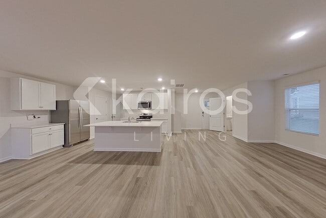 Foto del edificio - 130 Inez Ave