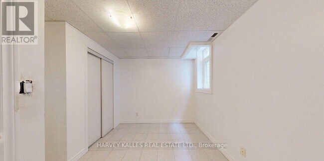 Building Photo - 71 Olivewood Dr
