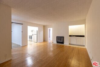 Building Photo - 1033 6th St