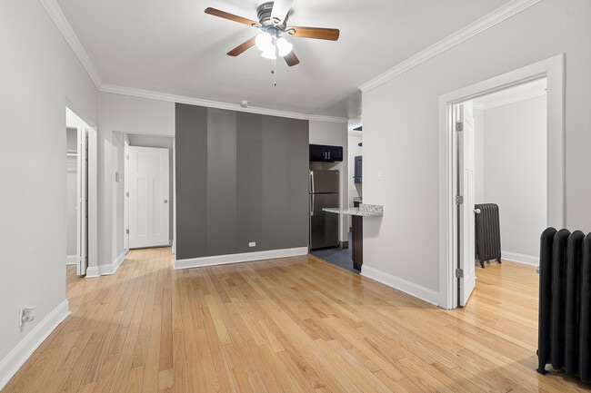 Building Photo - 6118 N Winthrop Ave