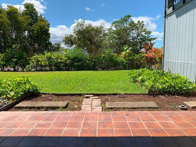 Foto del edificio - Recently Refreshed Pearl City Townhouse wi...
