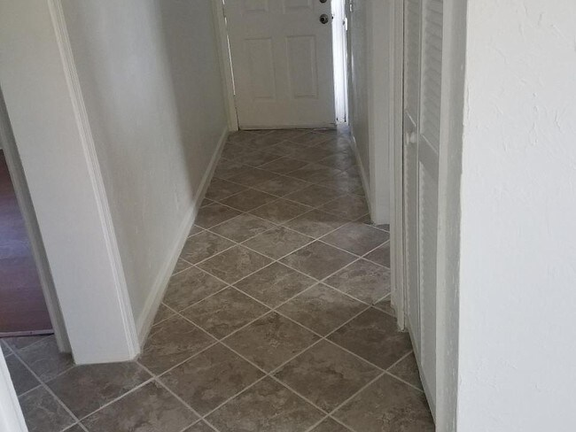 Foto del edificio - 5316 Treetops Dr