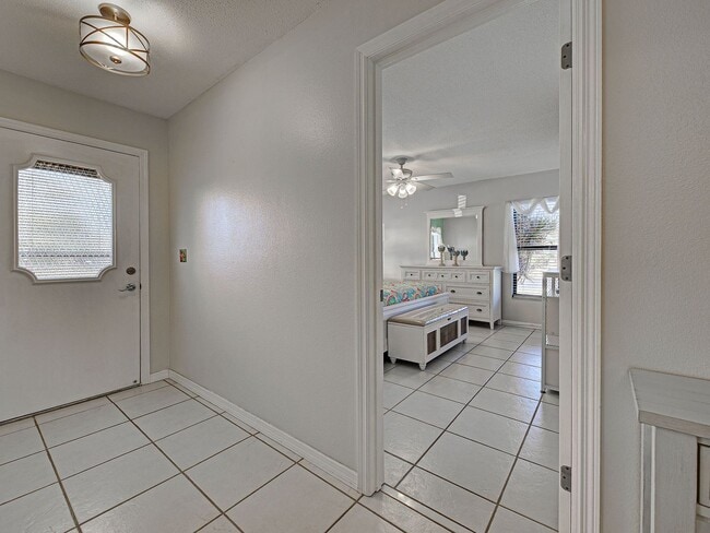 Building Photo - FURNISHED! 2BD/2BA/1CG in Vivienda West - a 55+Community