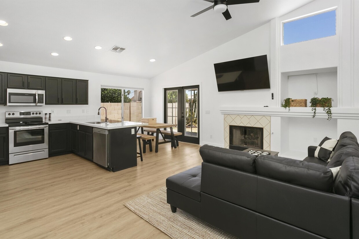 Photo - 10319 W Luke Ave (Glendale, AZ)