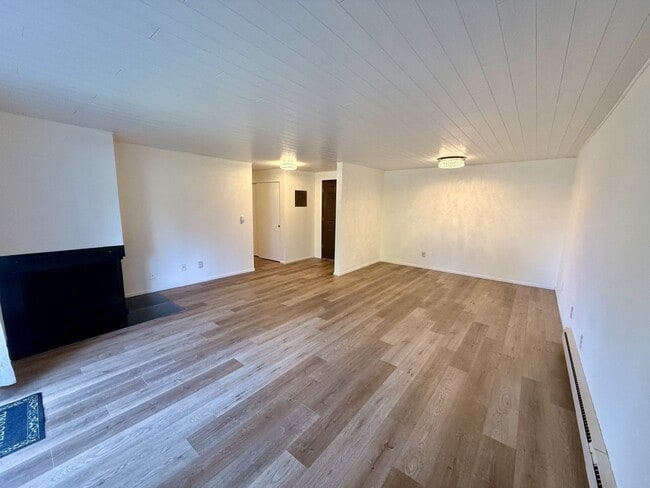 Building Photo - 7501 Ruby Dr SW