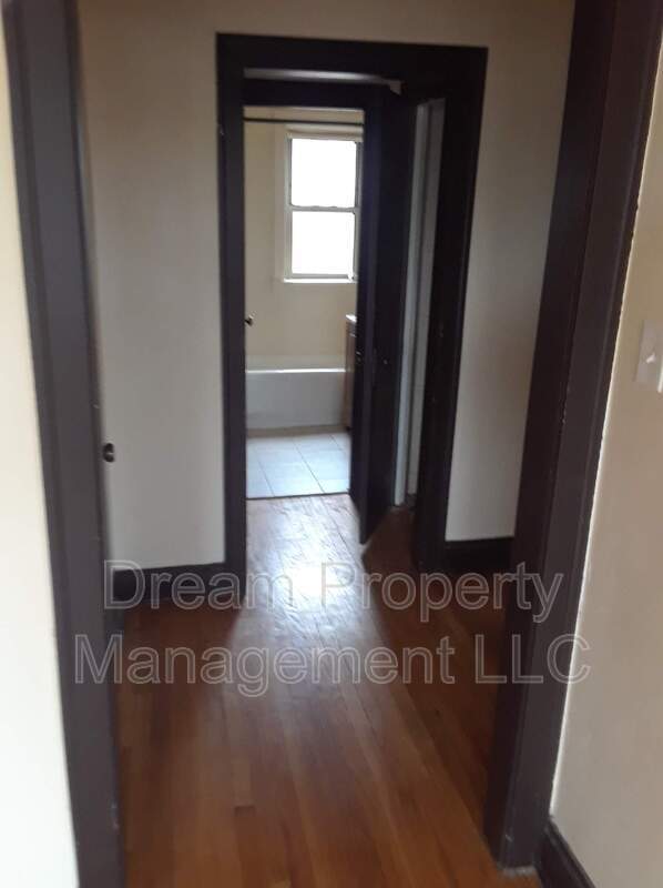 Building Photo - 7802 S Laflin St