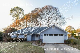 Building Photo - 207 Meadow Run Dr