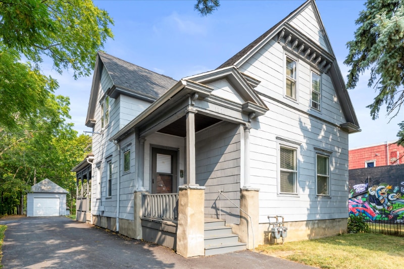 Foto principal - 1221 N Clinton Ave