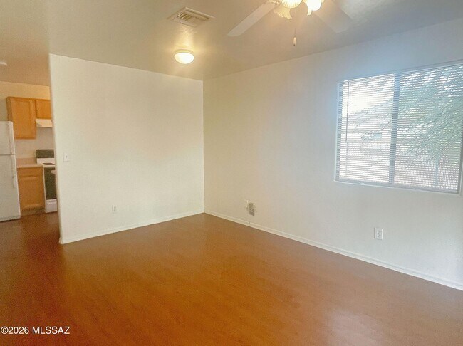 Foto del edificio - 410 E Linden St