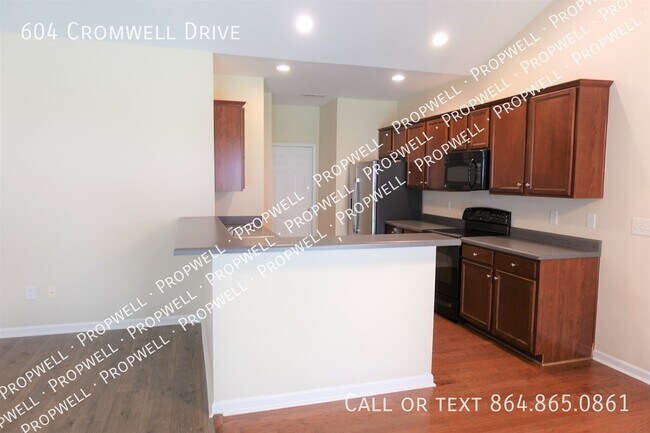 Foto del edificio - 604 Cromwell Dr