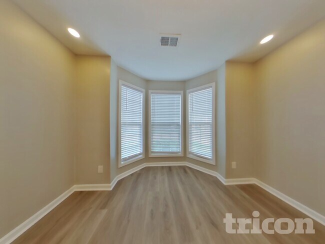 Building Photo - 47 Rosemont Ct