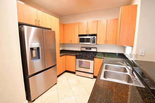 Foto del edificio - Easy access to the 163, 5, and 94 freeways...