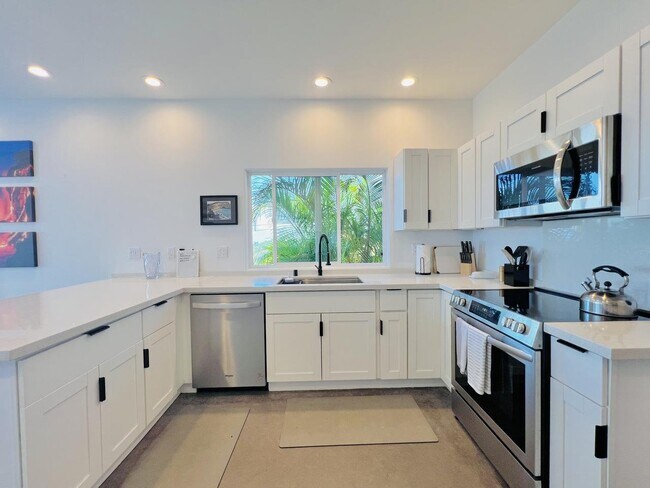 Building Photo - 94-1628-1628 Makali'i St