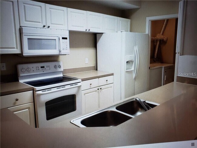 Foto del edificio - 5560 Metrowest Blvd