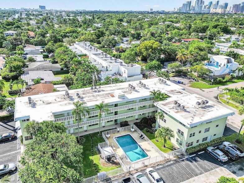 Photo - 1900 NE 8th Court Unit 302