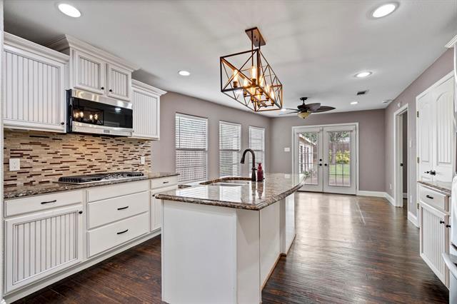 Building Photo - 8406 Lakemont Dr