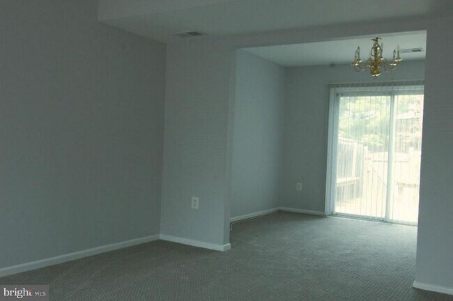 Foto del edificio - 4 Chantilly Ct